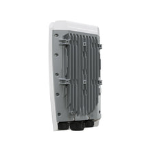 Indlæs billede til gallerivisning MikroTik CRS504-4XQ-OUT Outdoor Router, IP66 Weatherproof Enclosure, Affordable, Compact, Energy-Efficient 4x100Gbps Networking
