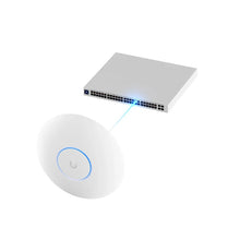 Kép betöltése a galériamegjelenítőbe: UBIQUITI U7-Pro Ceiling-mounted WiFi 7 AP With 6 Spatial Streams And 6 GHz 140m²(1,500 ft²) Wireless Access Point, 300+Connected
